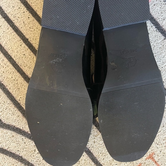 Shallow, low-heeled, full leather women's shoes. - Picture 4 of 4